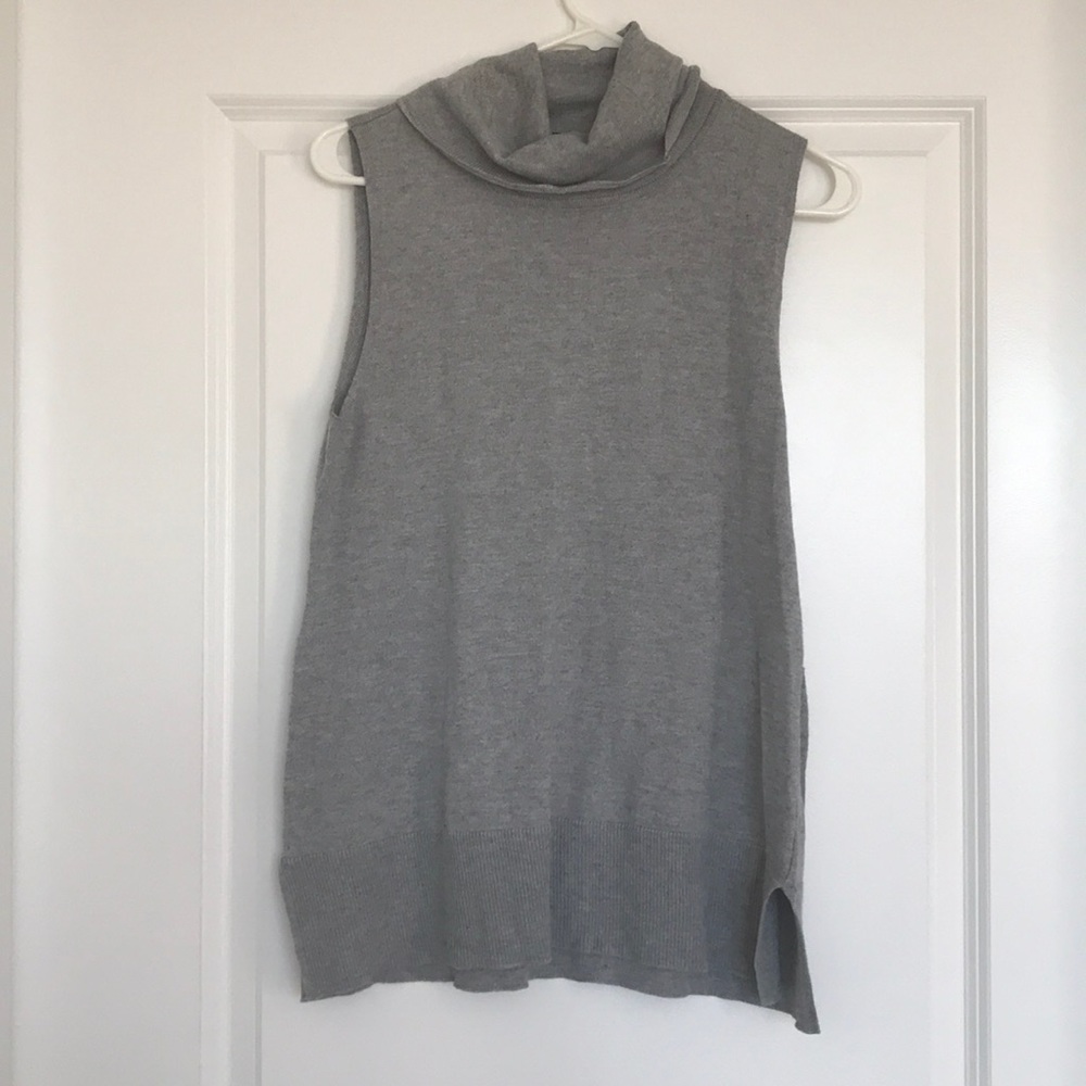 Sleeveless Cowl neck pullover